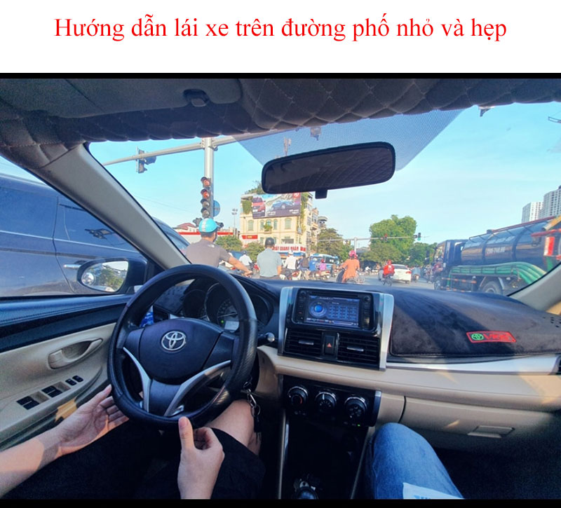Huong Dan Lai Xe O To Tren Duong Pho Nho Va Hep